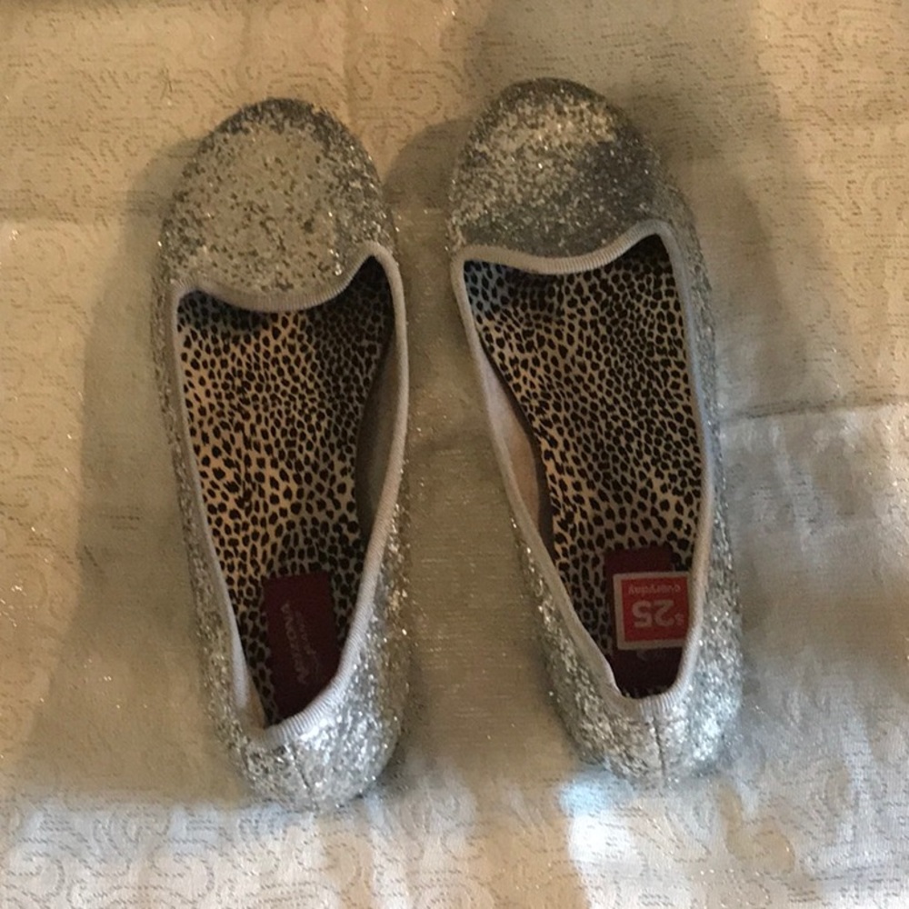 Great little sparkling Silver Arizona brand flats!